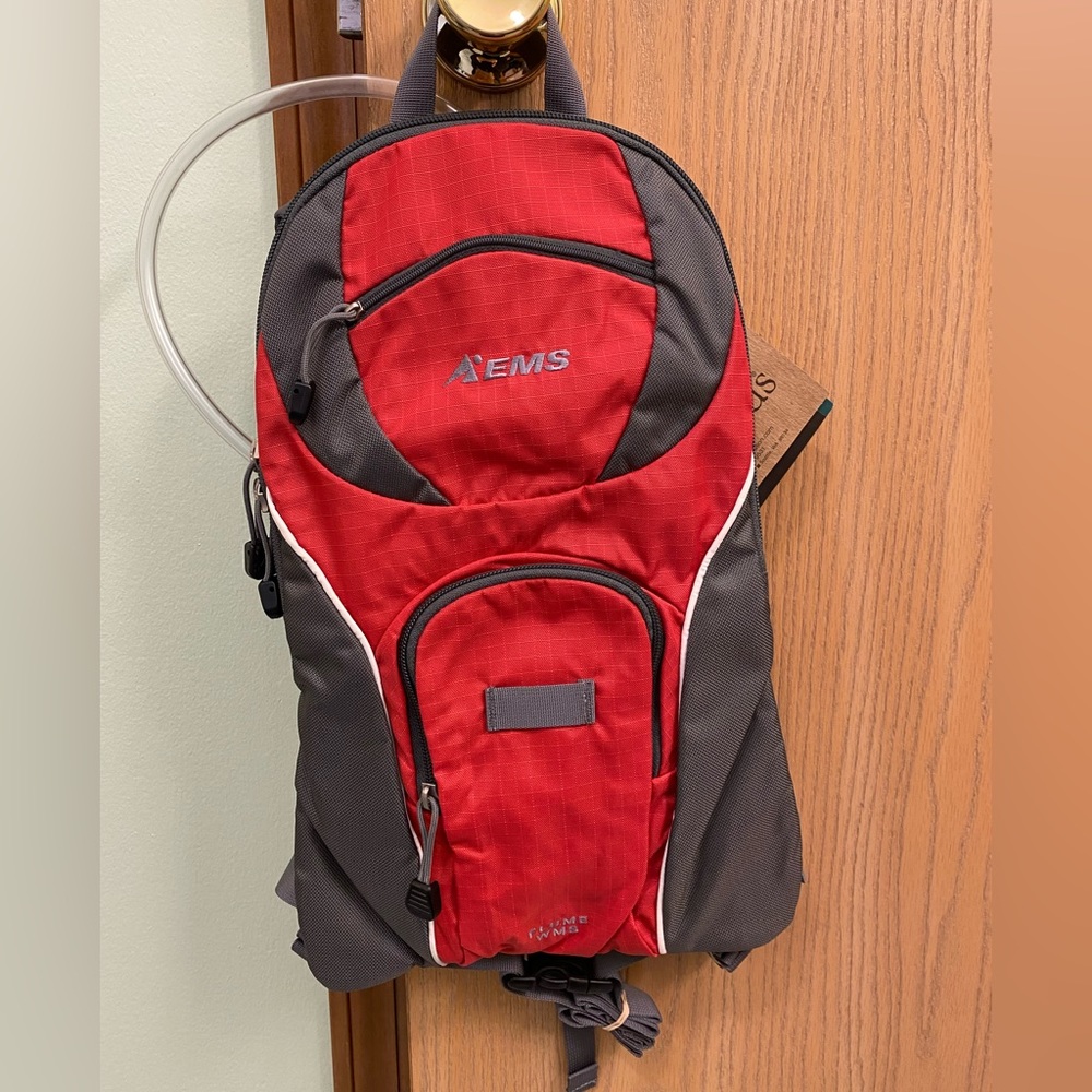 BNWT EMS Platypus Flume Women’s 2L Hydration Backpack